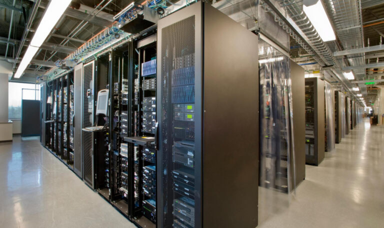 Colocation Vs. Hyperscale-img